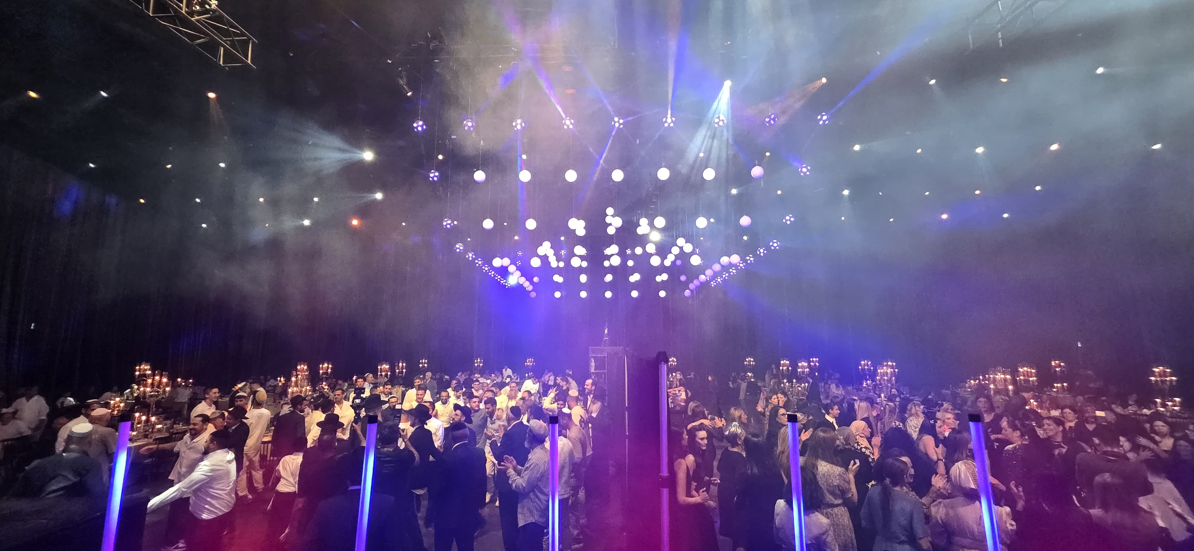 תקליטן מקצועי לחתונות חרדיות מושלמות.